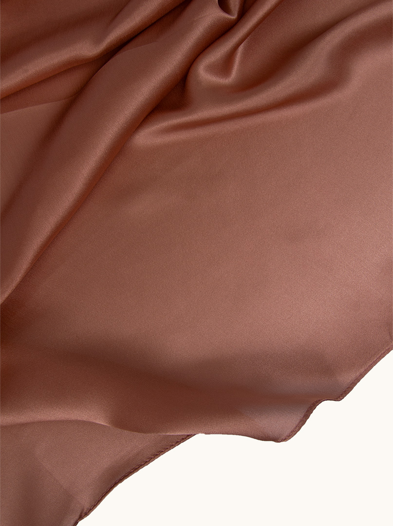 Silk scarf in a shade of darkened pink with a hint of brown 70 cm x 176 cm image 4