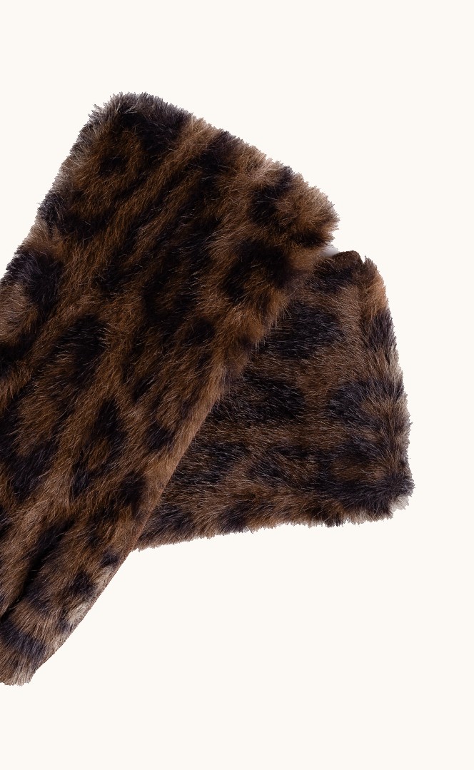 Women's gloves with animal pattern image 2