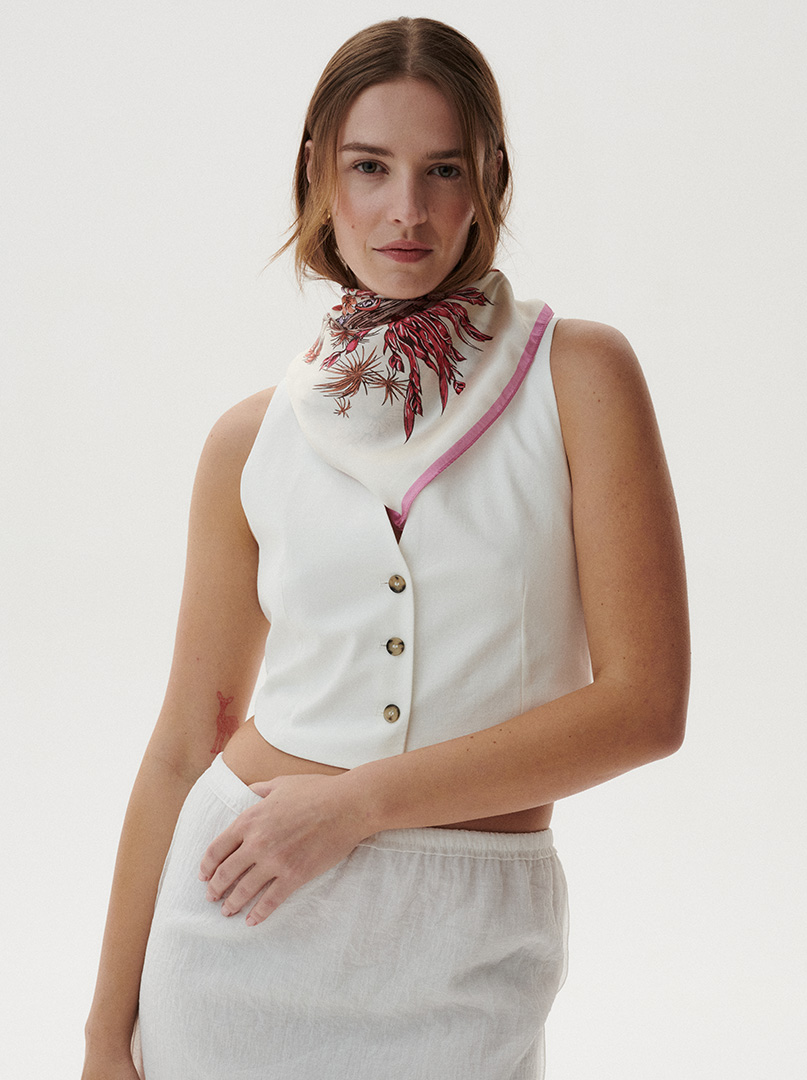 Double-sided wool-silk scarf with painterly landscape pattern 65 cm x 65 cm PREMIUM image 3