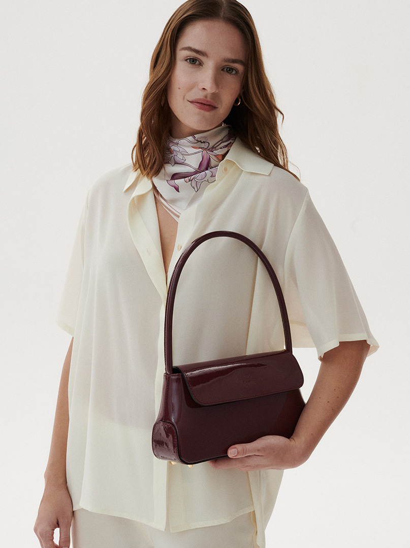 Lunaria burgundy patent leather handbag - elegant baguette in retro glamour style image 2