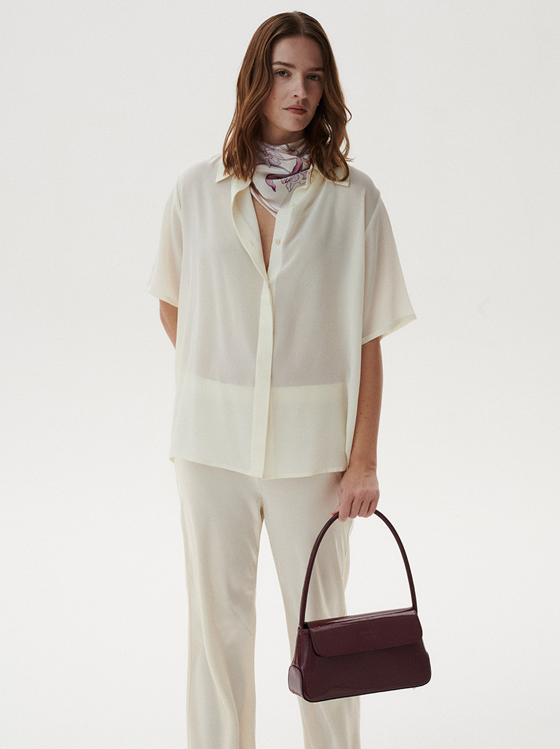 Lunaria burgundy patent leather handbag - elegant baguette in retro glamour style image 3