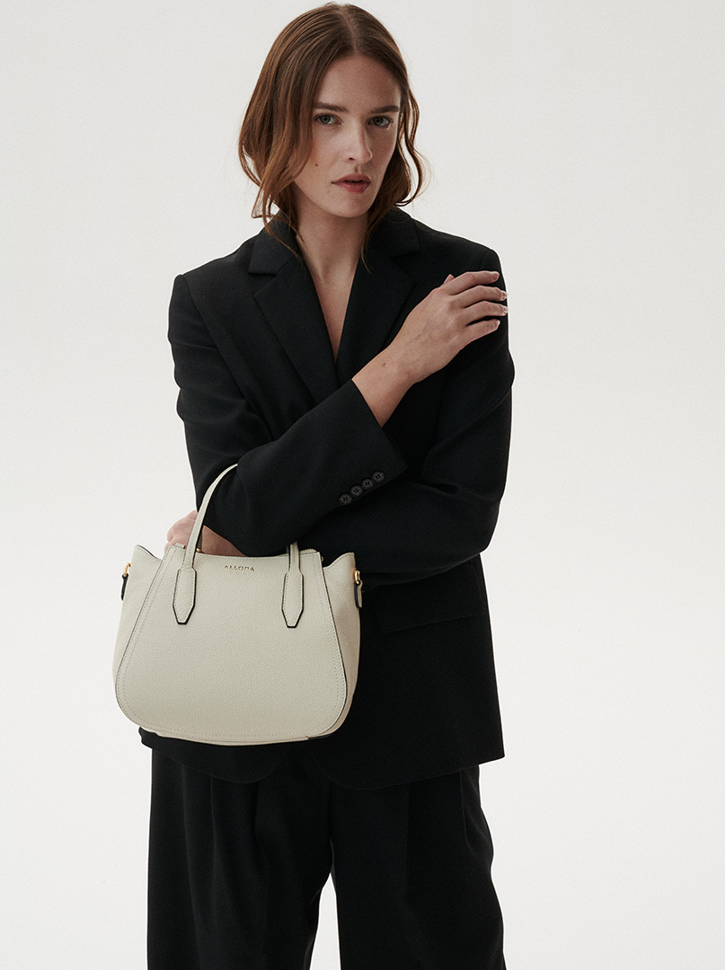 Women's leather bag Allora ecru - elegant shopper bag with strap image 2
