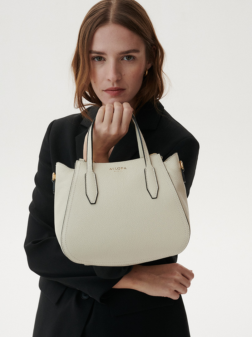 Women's leather bag Allora ecru - elegant shopper bag with strap image 1