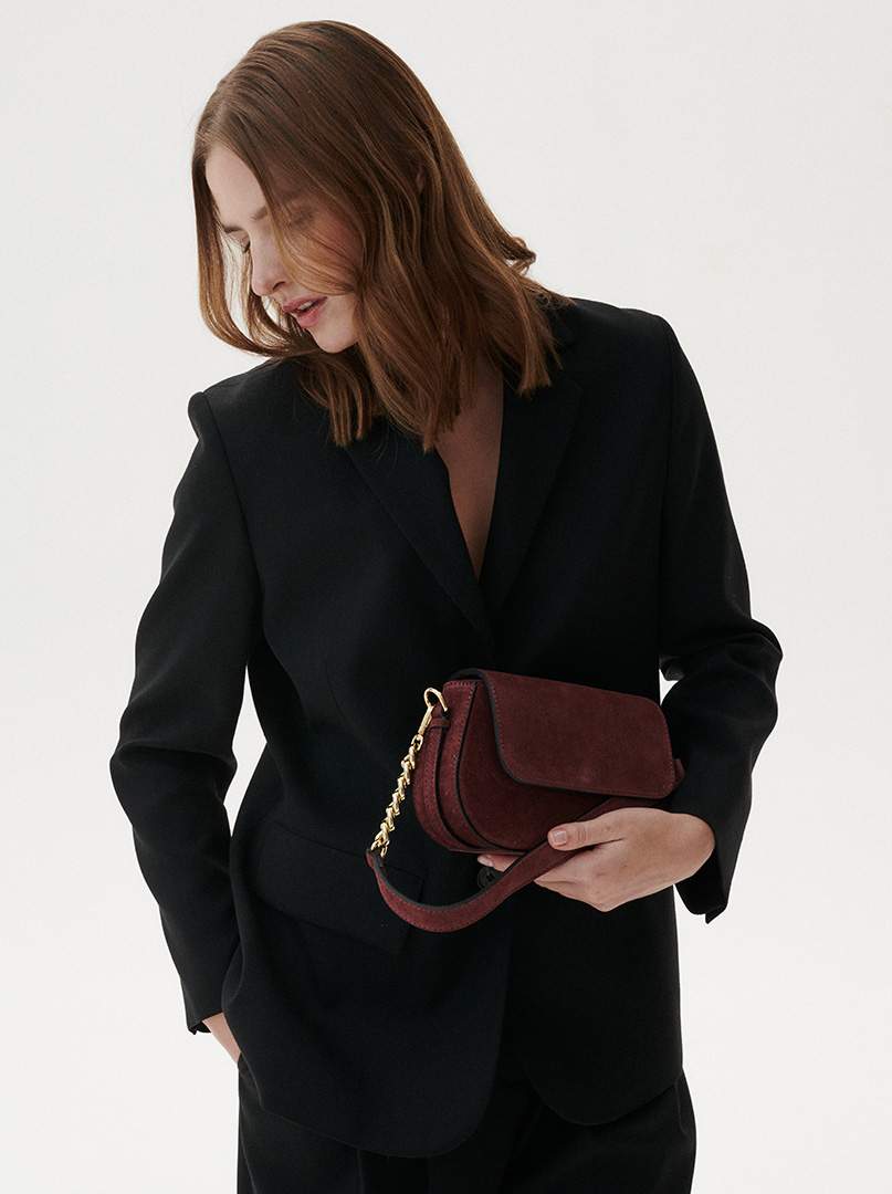 Allora suede baguette bag with chain - burgundy shoulder bag image 2