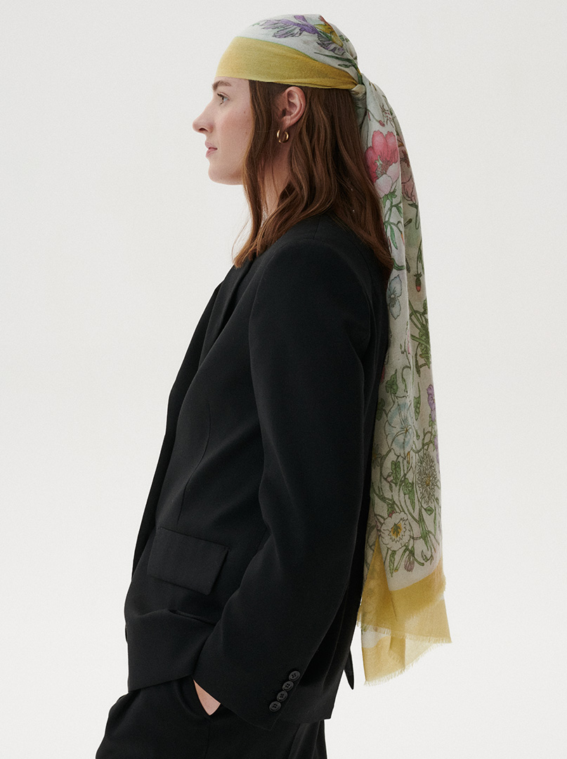 Exclusive cashmere floral shawl with yellow trim 75 cm x 200 cm PREMIUM image 3