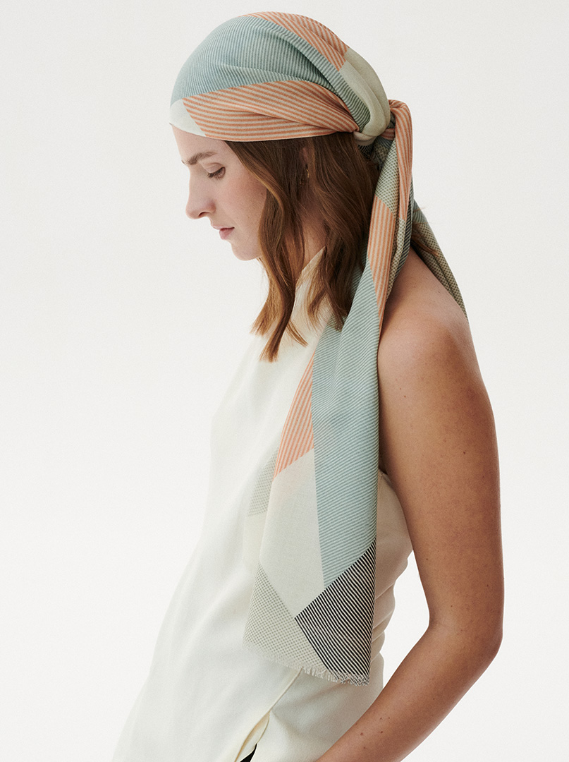Scarf 100% wool geometric minimalism 95 cm x 210 cm PREMIUM image 2