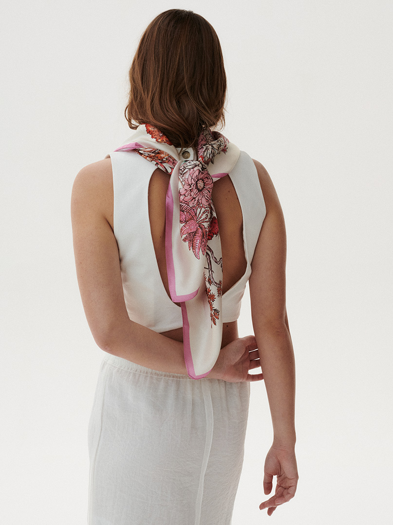 Double-sided wool-silk scarf with painterly landscape pattern 65 cm x 65 cm PREMIUM image 1