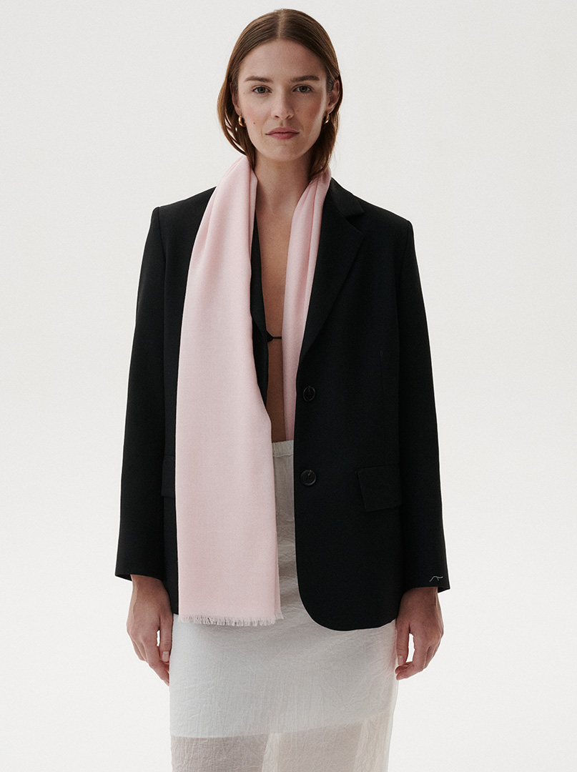 Pink wool scarf 95 cm x 210 cm PREMIUM image 2