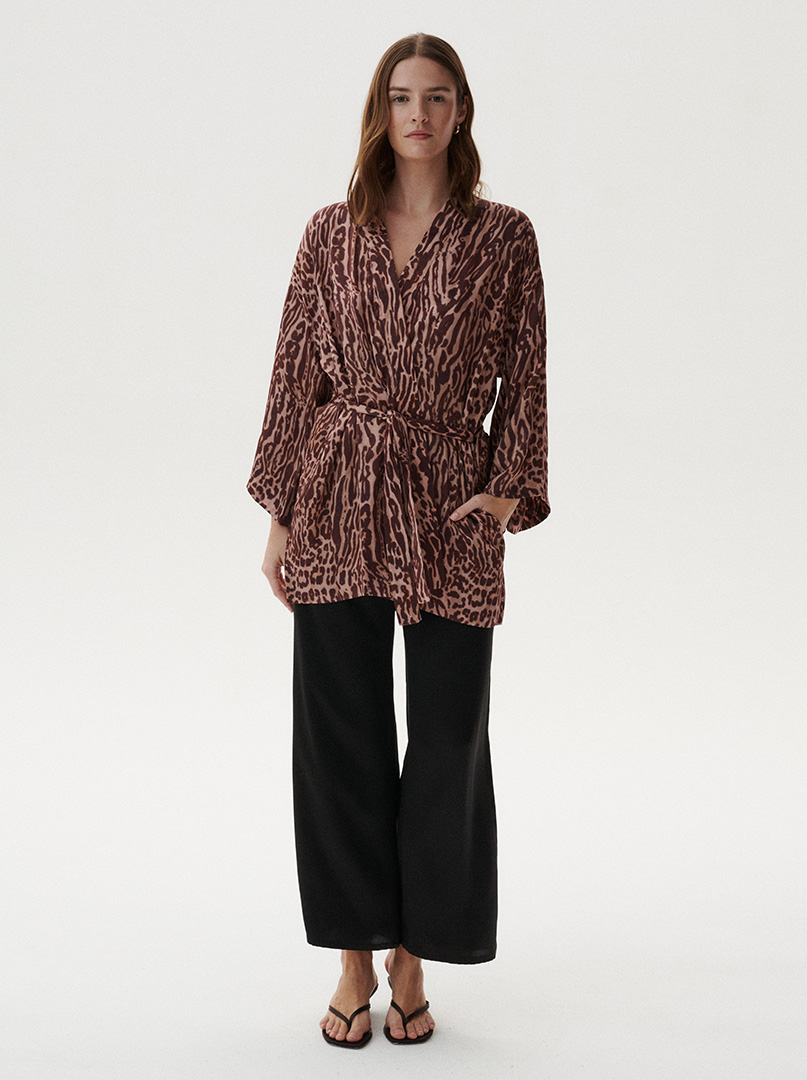 Viscose kimono robe brown with animal pattern PREMIUM image 1