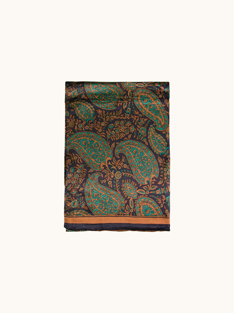 Large 110x110cm scarf with paisley patterns image 2