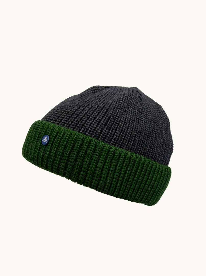 Warm navy blue docker cap with green turn-up Hammburg image 2