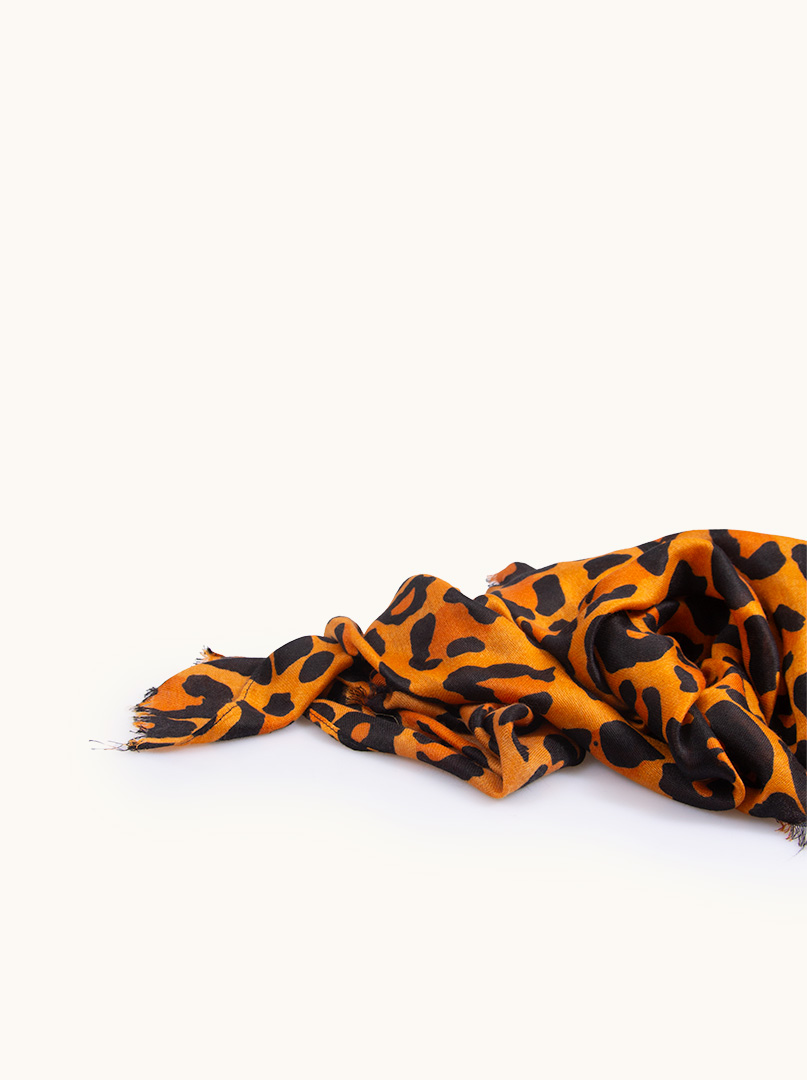 Scarf 100% viscose in leopard print 90 cm x 180 cm image 4