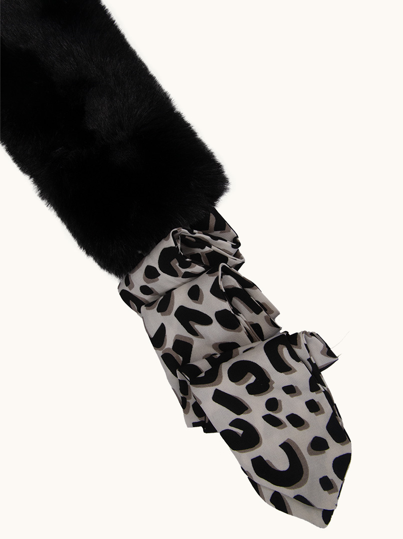 Panther fur collar scarf image 1