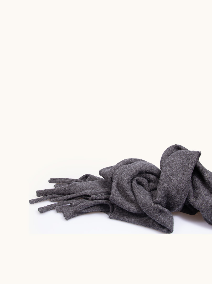 Grey scarf with tassels 55 cm x 280 cm image 2