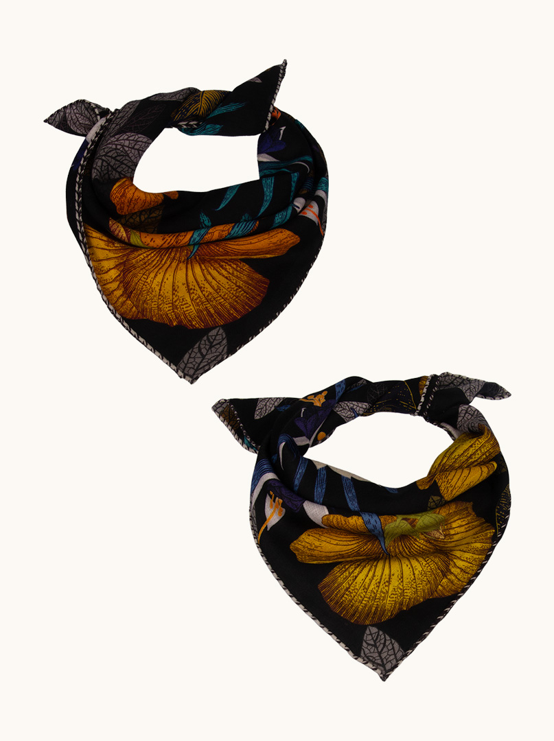 Two-sided scarf wool with silk on black background with floral motif 65 cm x 65 cm image 1