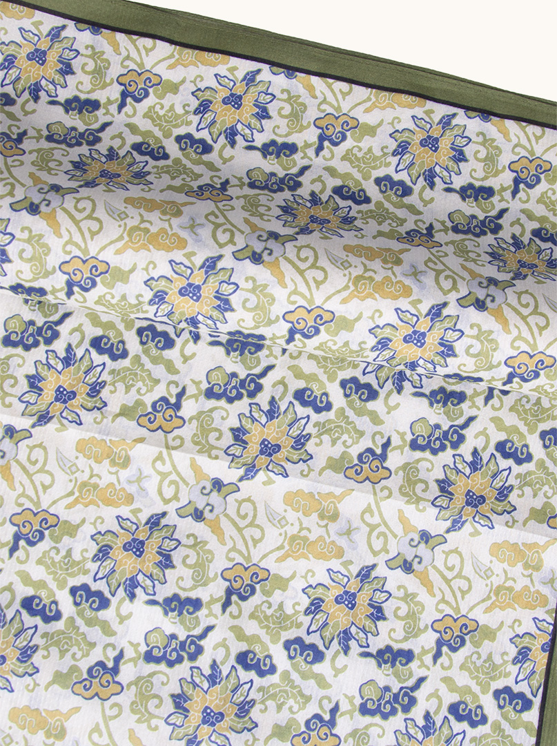 Women's floral pattern scarf in mulberry silk and  cotton 65cm x 65cm image 4