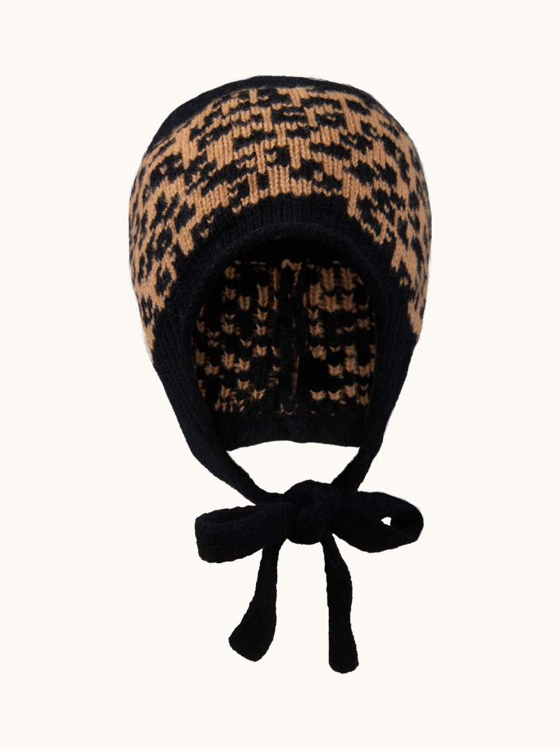 Beanie with binding 100% wool black with animal motif image 1