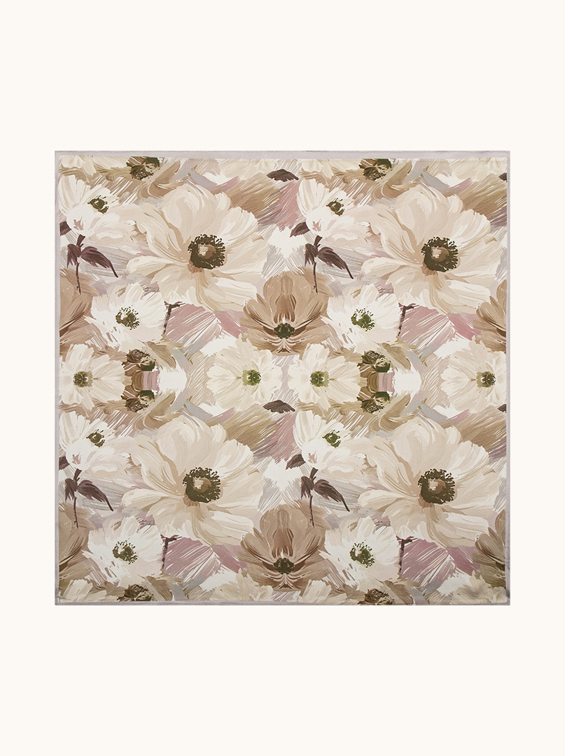 FIORE DI NEBBIA 70x70 cm PREMIUM silk scarf. image 4