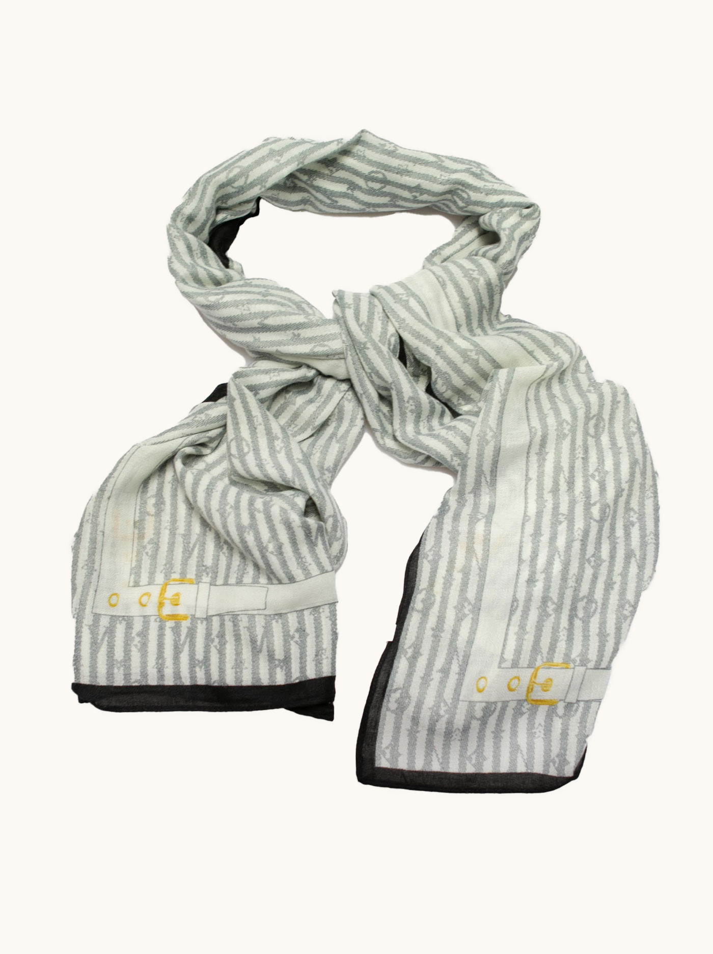 Scarf with pattern image 1