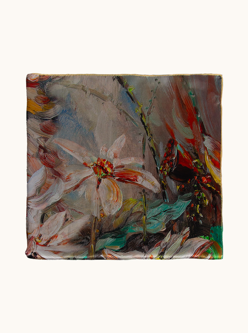 Large women's silk scarf in an expressive pattern 110cm x110cm image 2
