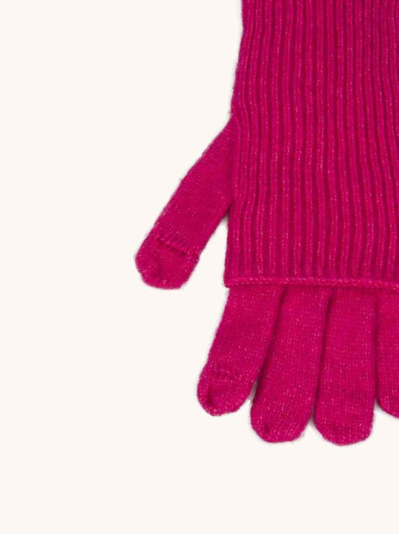 Wool gloves in fuchsia color image 2