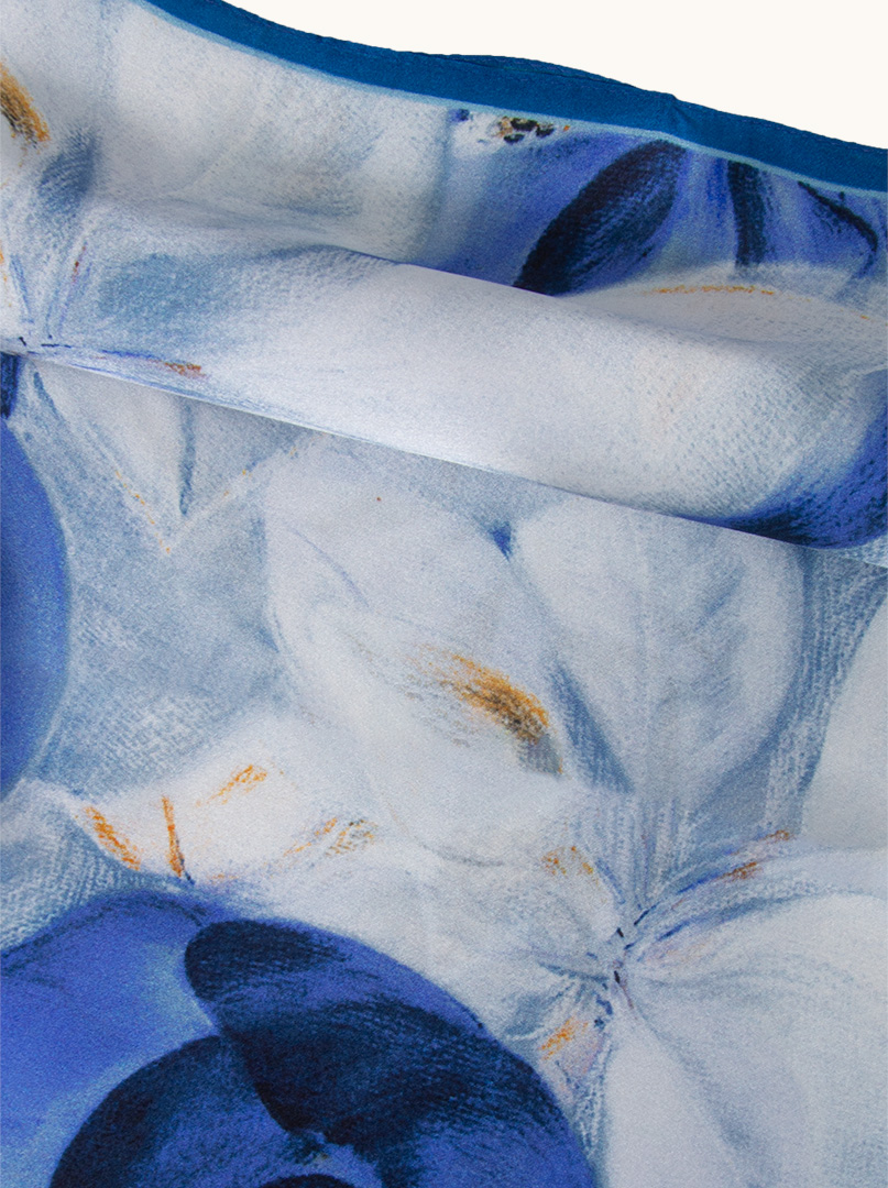 Blue silk gavroshka with floral motif 53 cm x 53 cm image 4