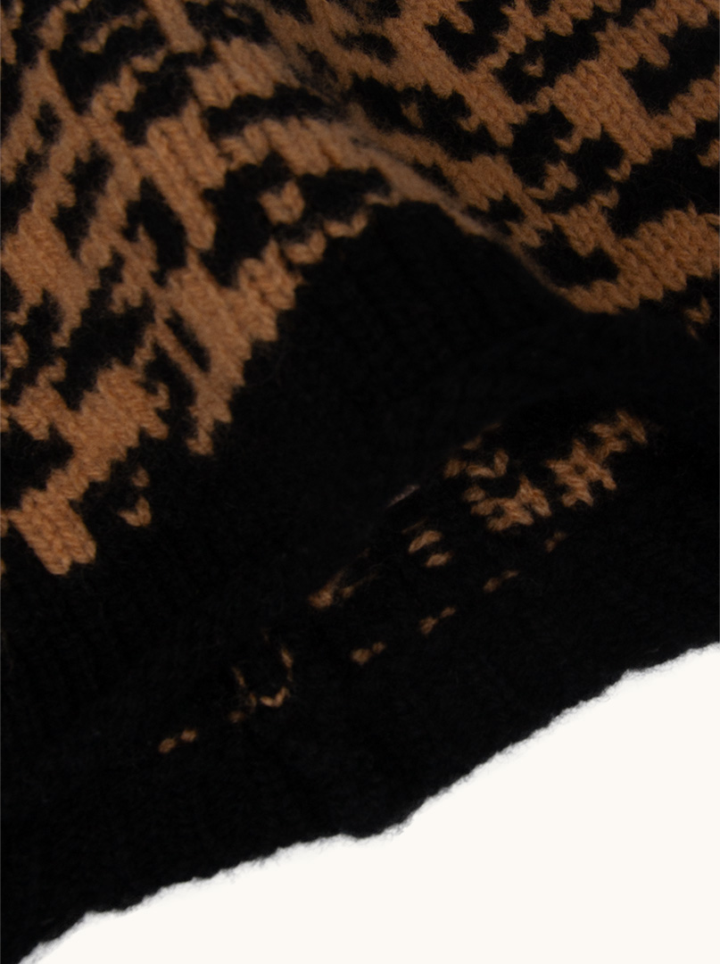 Beanie with binding 100% wool black with animal motif image 3