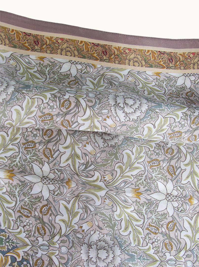 Silk scarf in the style of classic elegance 68cm x68cm image 3