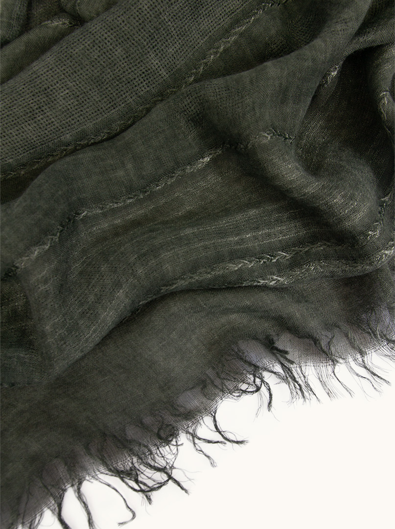 Viscose shawl in darkened green 70 cm x 166 cm image 3