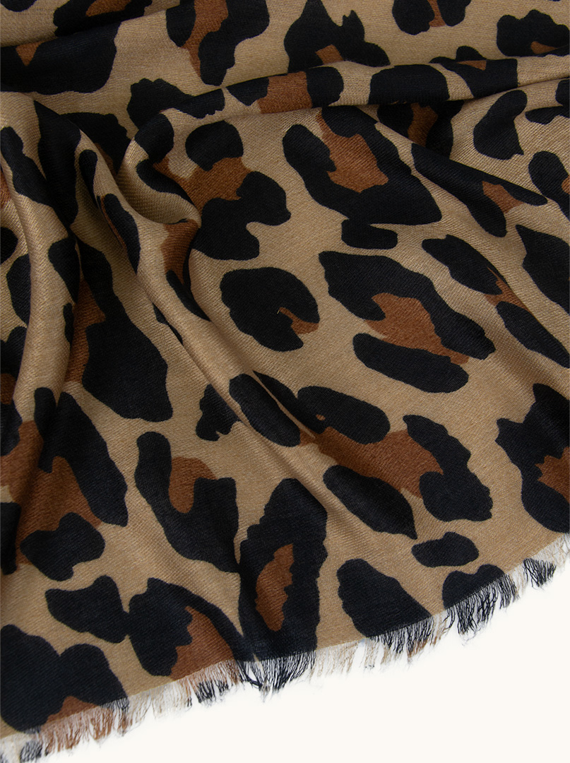 Viscose scarf with animal motif in caramel spots 90cm x 180cm image 3