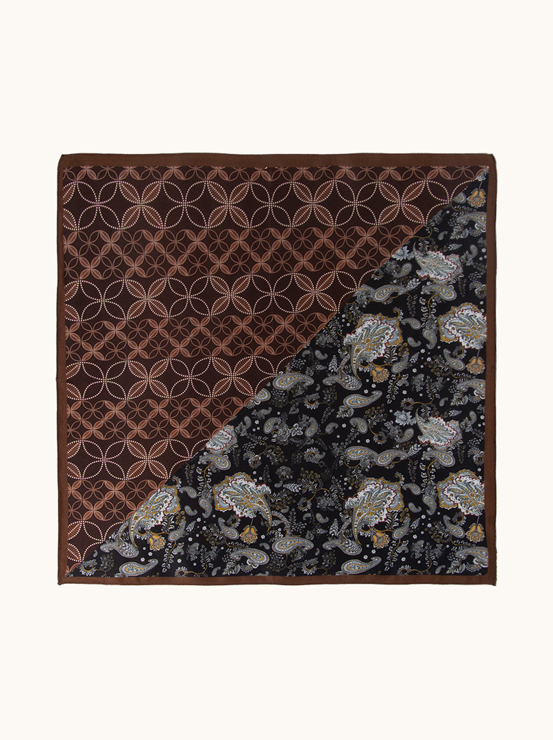 Silk gavroshka with paisley motif 53 cm x 53 cm PREMIUM image 3