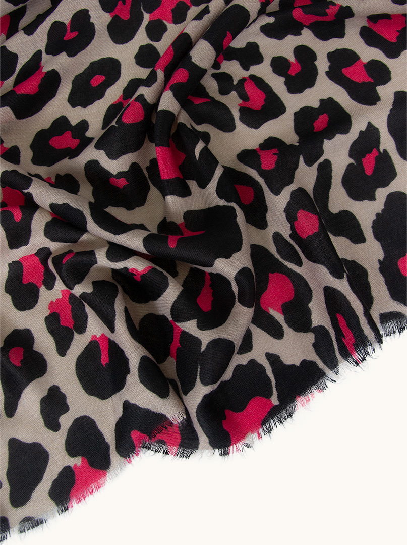 Viscose scarf with animal motif in fuchsia spots 90cm x 180cm image 3