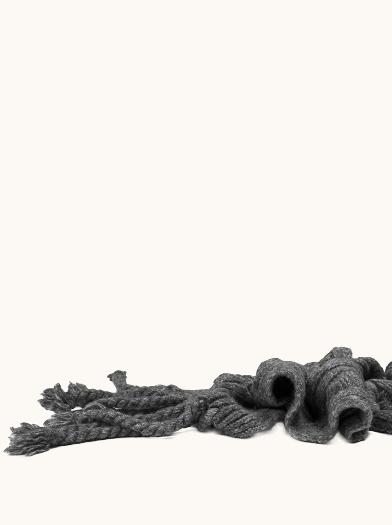 Warm scarf with wool and long fringes grey 35x230 cm image 4