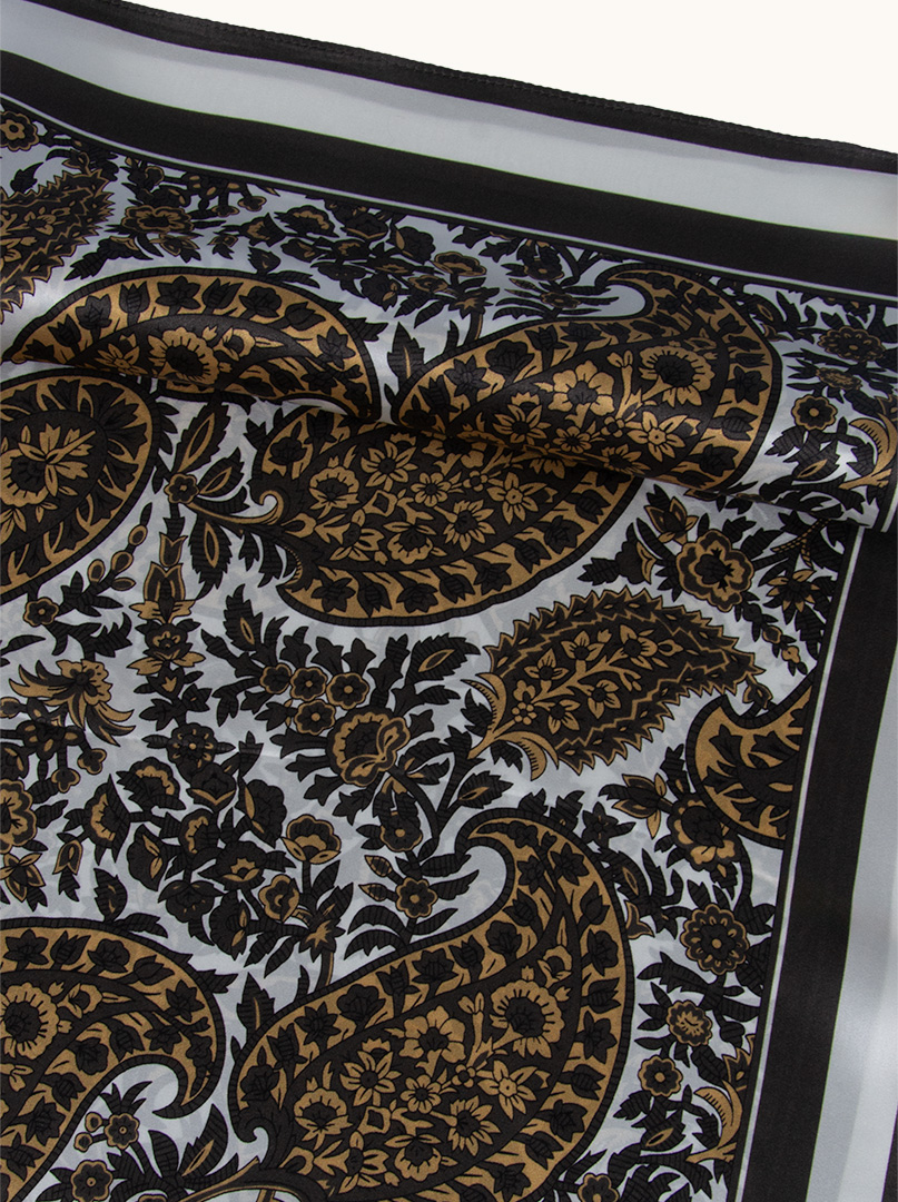 Silk scarf with paisley motif 65 cm x 65 cm image 4