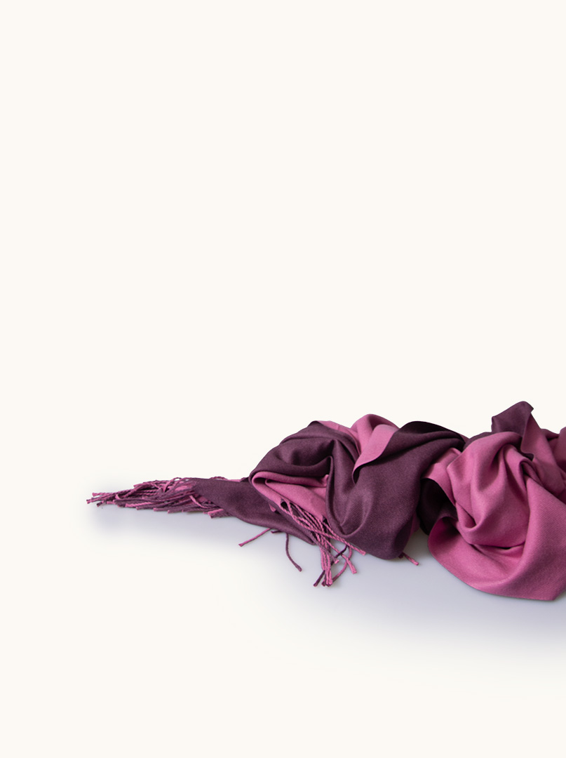 Double-sided purple and pink scarf with tassels 70 cm x 170 cm image 3