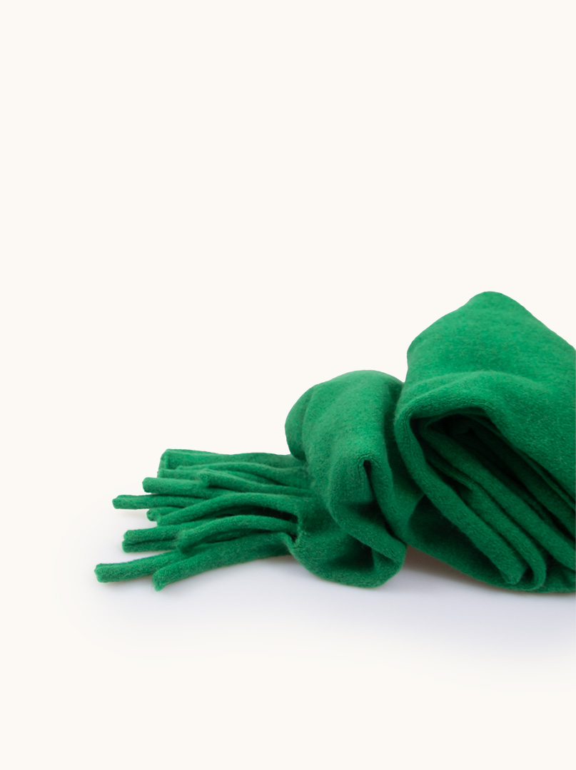 Green scarf with tassels 55 cm x 280 cm image 3