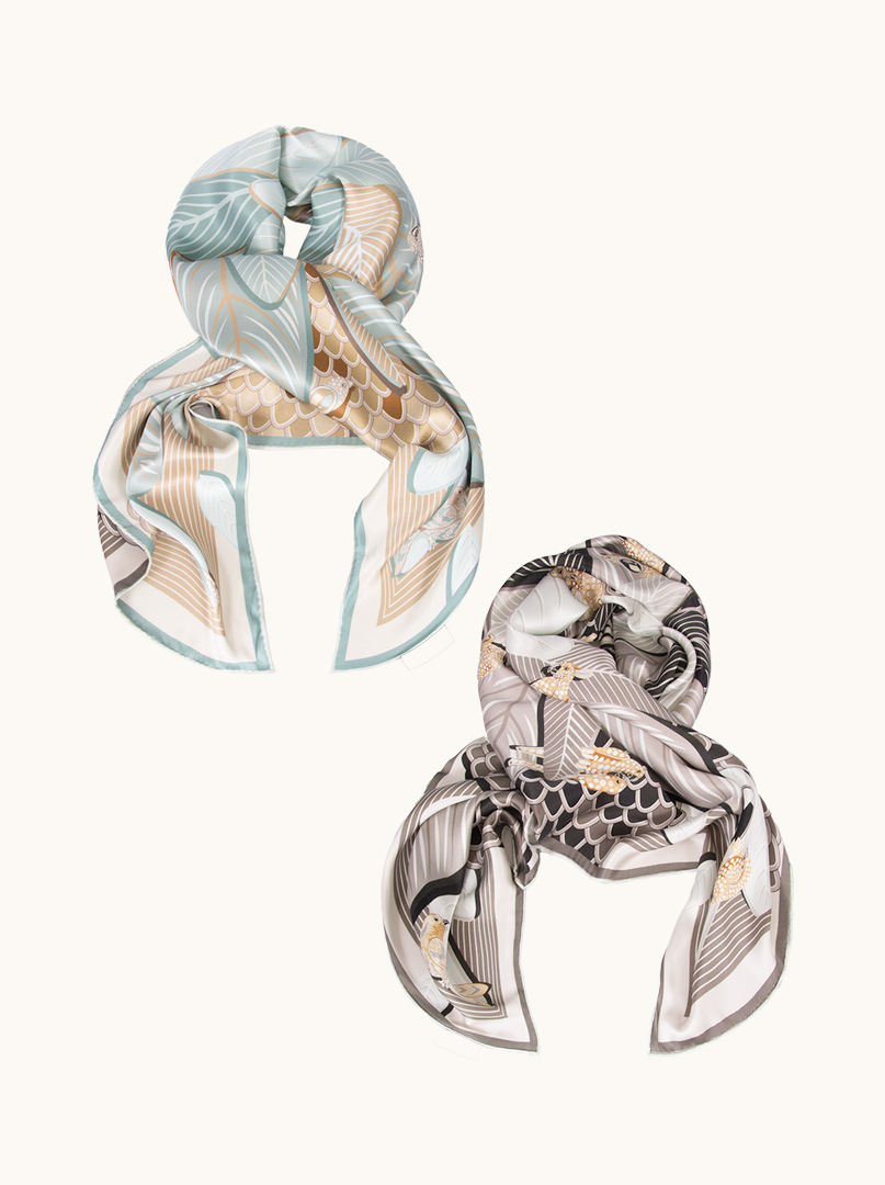 Exclusive double-sided silk scarf with floral motif 110cm x 110cm image 2