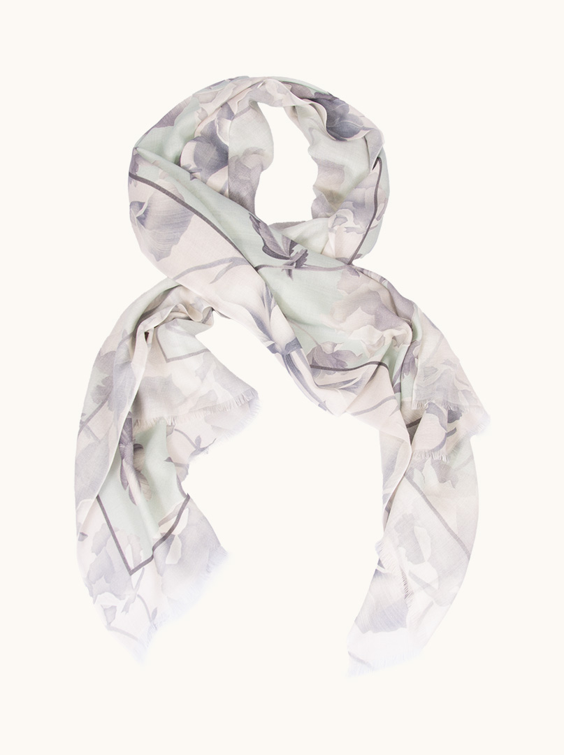 Wool scarf in sage shade with flowers 95 cm x 210 cm PREMIUM image 3