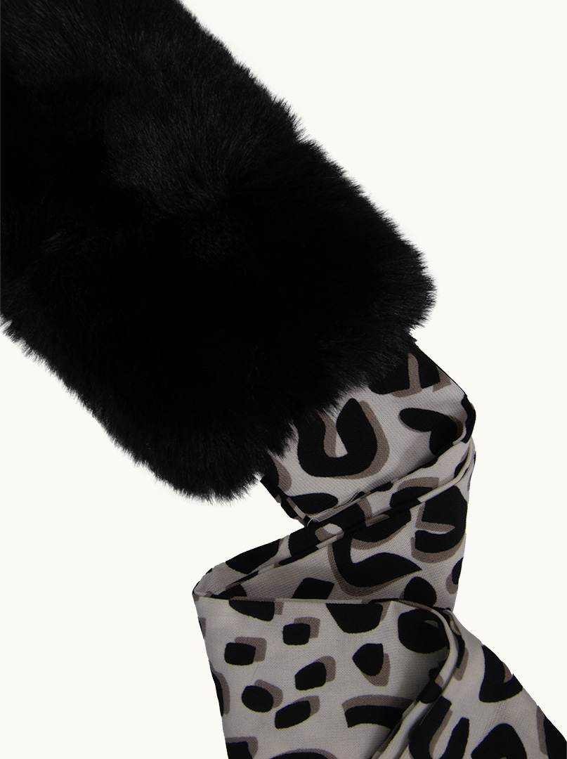 Panther fur collar scarf image 3