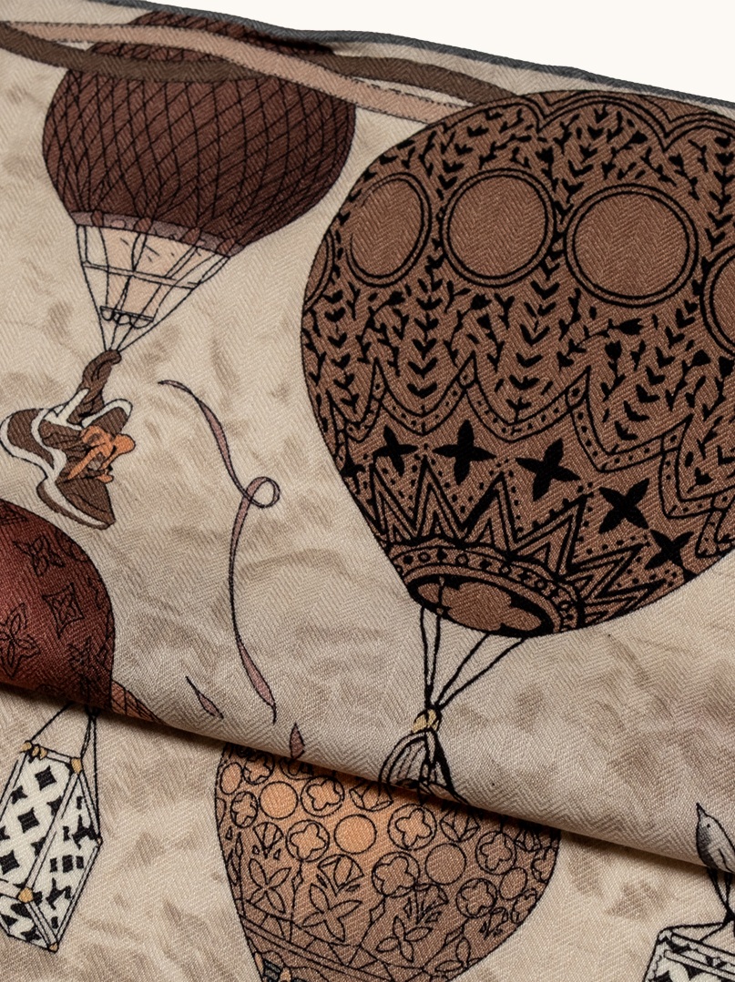 Elegant large wool and silk scarf with a floral motif, 90 cm x 90 cm image 4