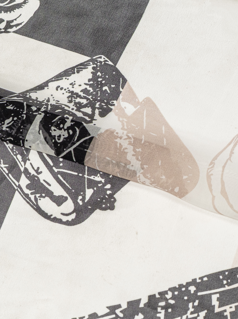 Medium silk scarf with rose motif in shades of black, beige and white 65 cm x 65 cm image 4