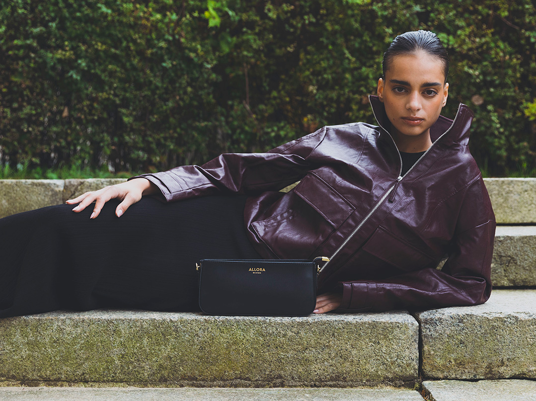 Allora chain mailbag in PREMIUM natural leather image 1