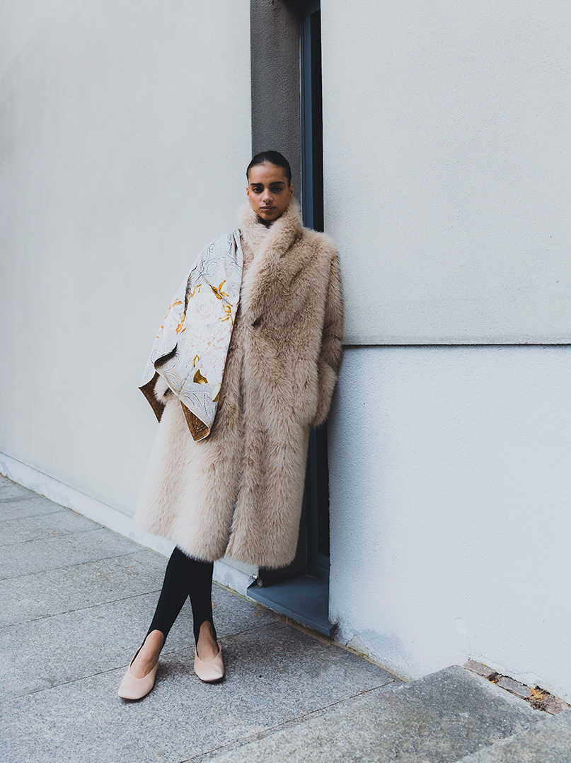 Large silk scarf ROSA DI SERA 110x110 cm PREMIUM image 2