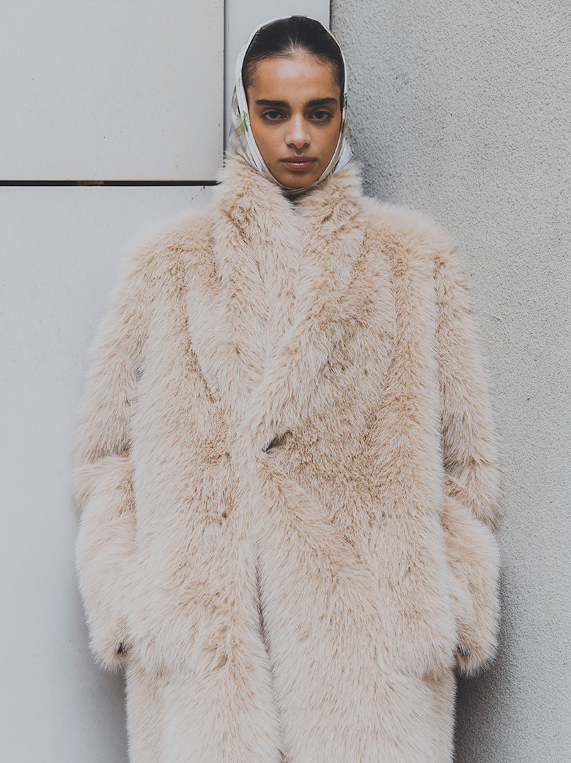 FIORE DI NEBBIA 70x70 cm PREMIUM silk scarf. image 2