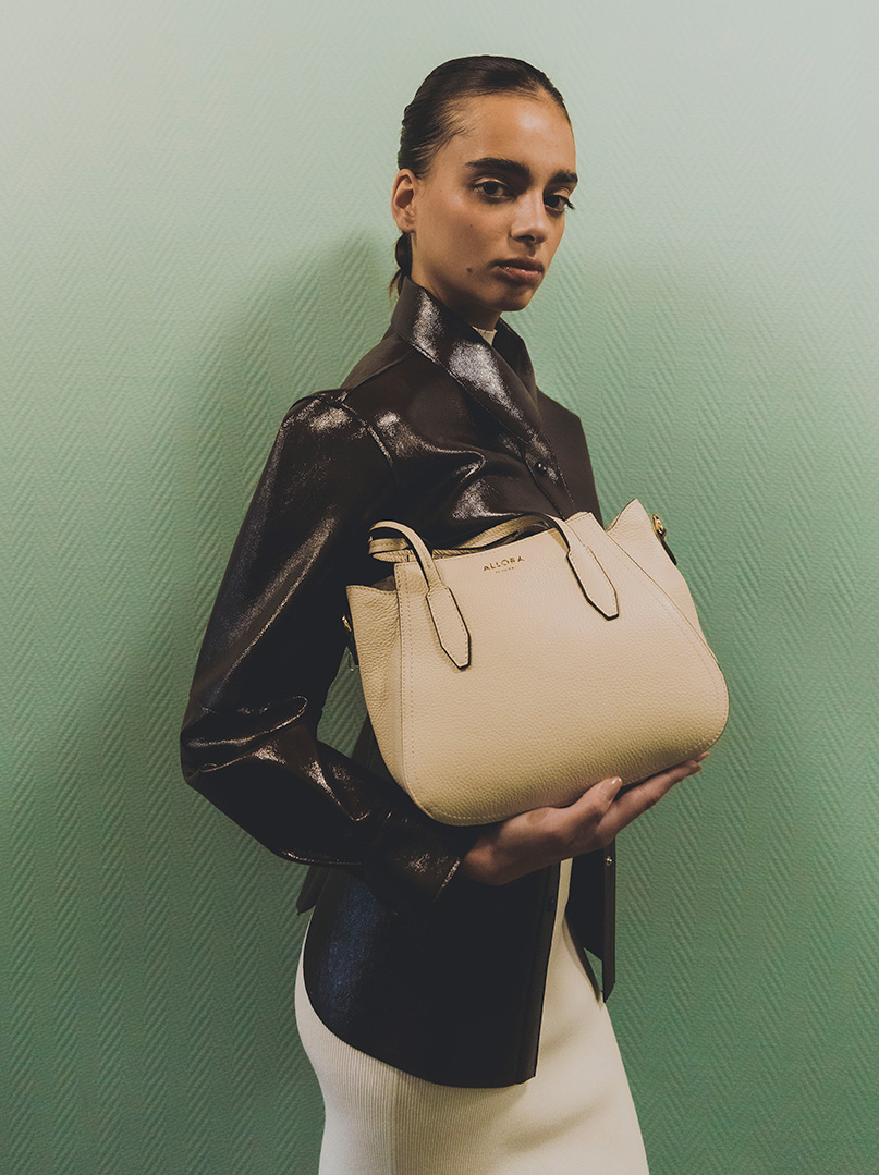 Women's leather bag Allora ecru - elegant shopper bag with strap image 1