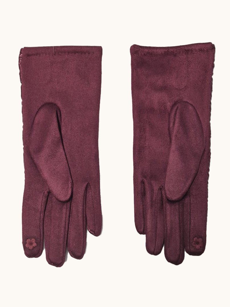 Women's quilted burgundy gloves image 3