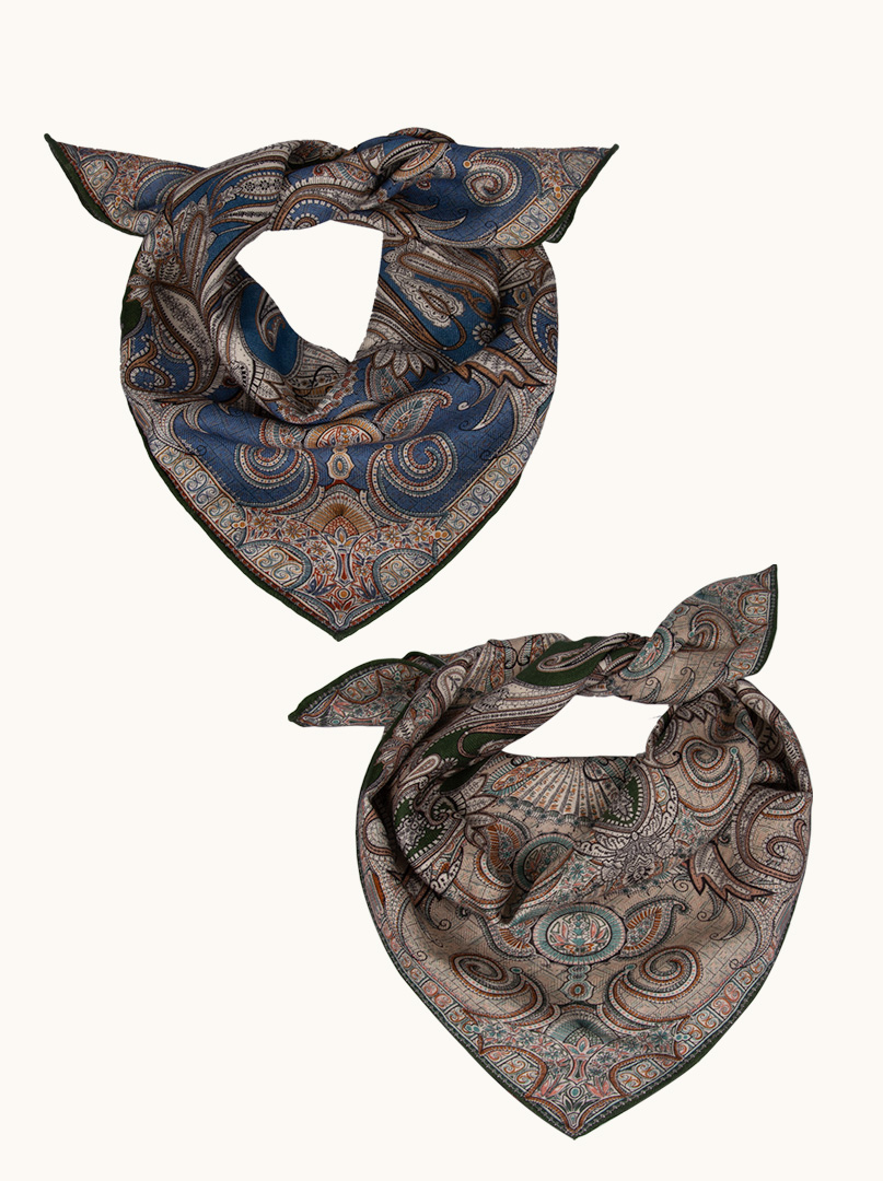 Double-sided wool-silk scarf in paisleye 65 cm x 65 cm PREMIUM image 4