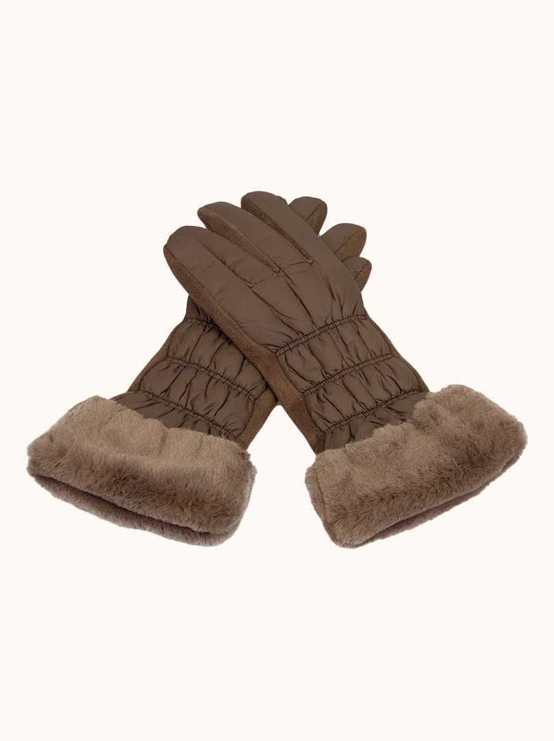 knitted gloves image 1