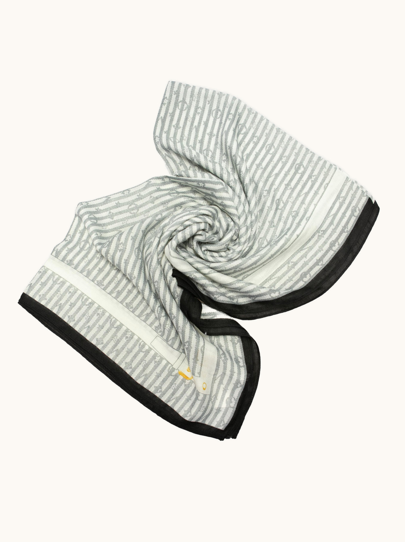 Scarf with pattern image 4