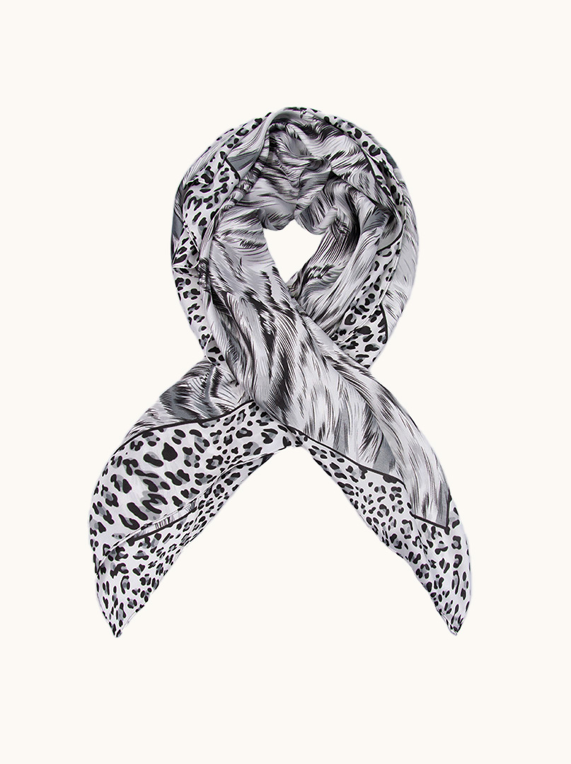 Scarf with animal pattern image 1